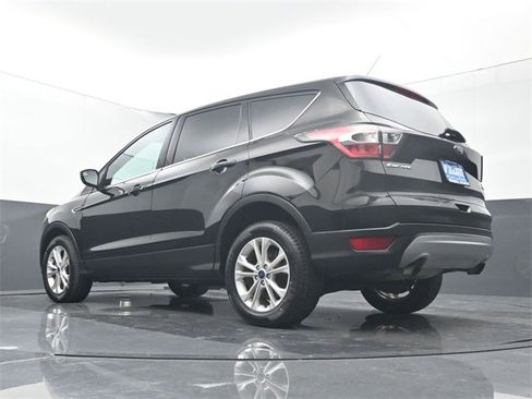 Used 2017 Ford Escape SE image 21