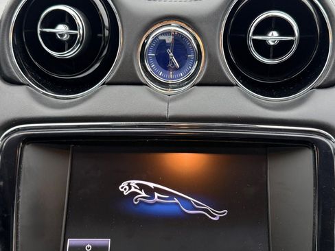 Used 2013 Jaguar XJ image 17