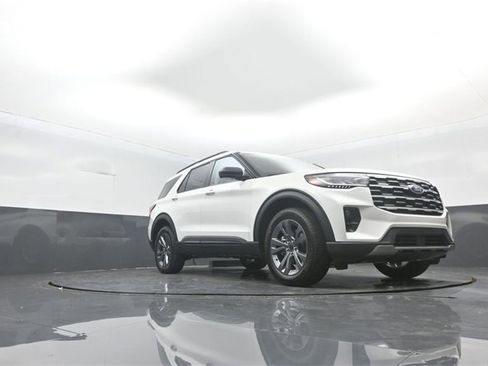 New 2026 Ford Explorer Active w/ Active Comfort Package image 30