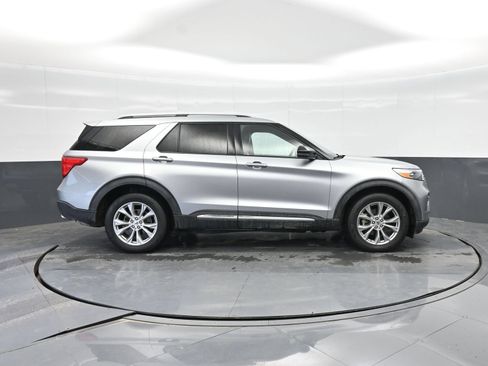 Used 2020 Ford Explorer Limited AWD/4WD image 11