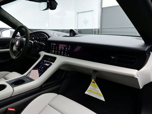 Used 2025 Porsche Taycan GTS image 19