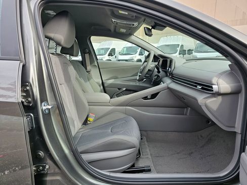New 2026 Hyundai Elantra SE image 10