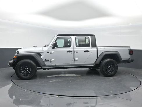 Used 2023 Jeep Gladiator Sport w/ Trailer Tow Package image 4