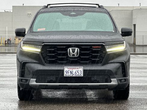 Certified 2023 Honda Pilot TrailSport image 9