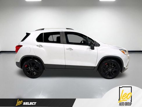 Used 2019 Chevrolet Trax LT w/ Redline Edition FWD image 6