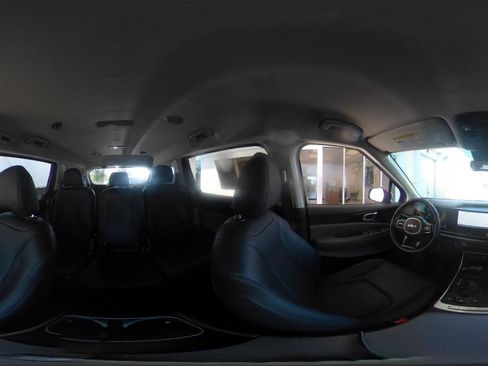 Used 2026 Kia Carnival FWD image 45