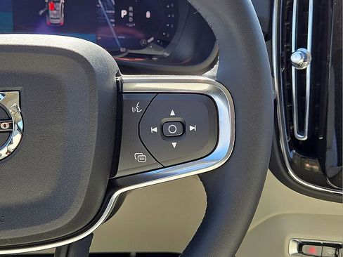 New 2026 Volvo XC40 B5 Plus w/ Protection Package Premier image 20