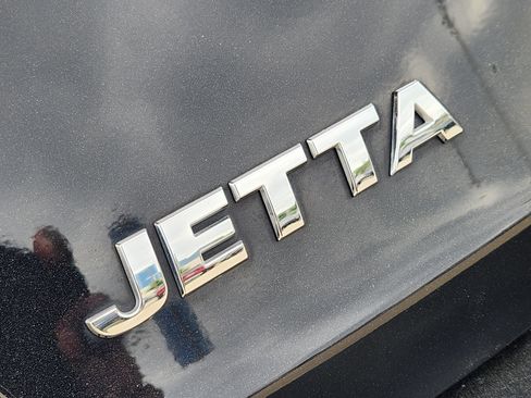 Used 2021 Volkswagen Jetta SE image 12