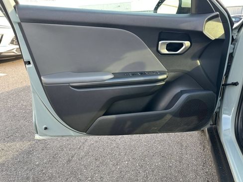 Used 2025 Kia K4 FWD image 18