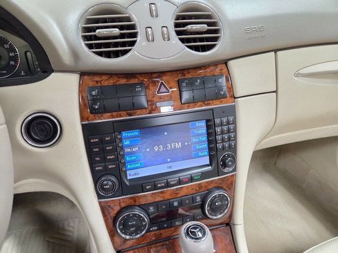 Used 2008 Mercedes-Benz CLK 350 Cabriolet image 27