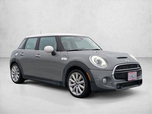 Used 2015 MINI Cooper S image 3