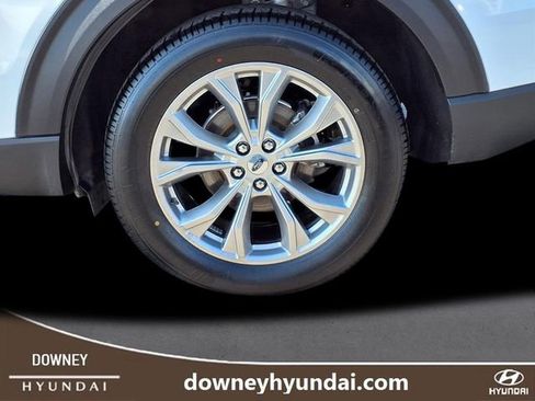 Used 2023 Ford Explorer Limited image 6