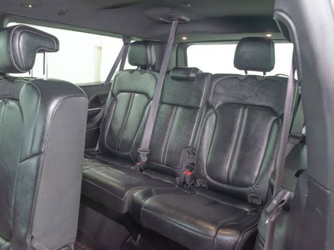 Used 2024 Jeep Wagoneer L Series II w/ Flexible Seating Group RWD image 12
