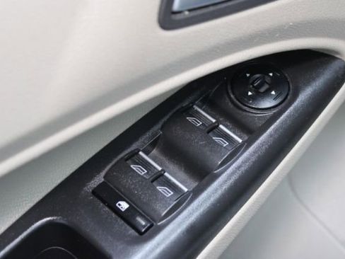 Used 2015 Ford Transit Connect XLT image 10