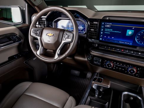 Used 2025 Chevrolet Silverado 1500 LTZ image 6