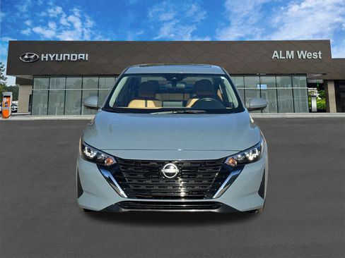 Used 2024 Nissan Sentra SV w/ SV Premium Package image 2