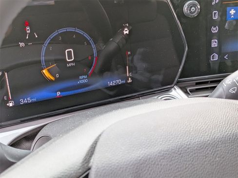 Used 2025 Chevrolet Trax LT w/ LT Convenience Package image 14