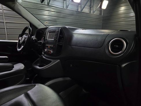 Used 2019 Mercedes-Benz Metris Passenger image 13