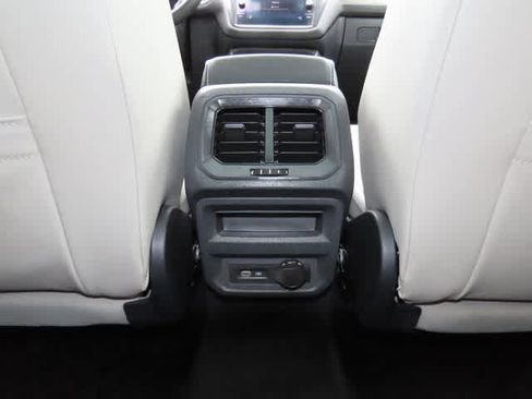 Used 2021 Volkswagen Tiguan SEL w/ 3rd Row Seat Package AWD/4WD image 27