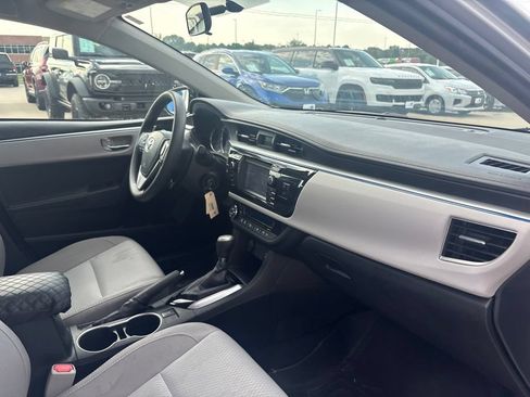 Used 2016 Toyota Corolla LE FWD image 23