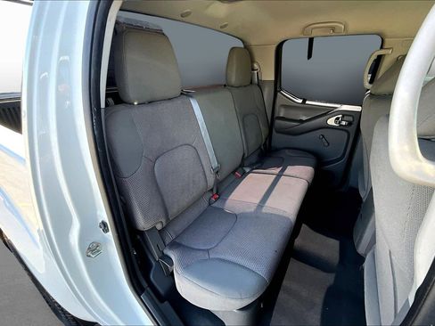 Used 2019 Nissan Frontier S image 25