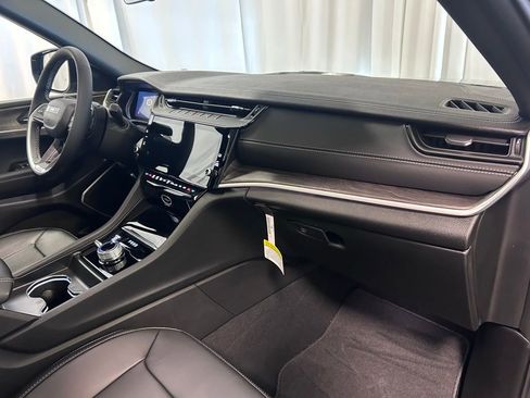 New 2026 Jeep Grand Cherokee Limited AWD/4WD image 24