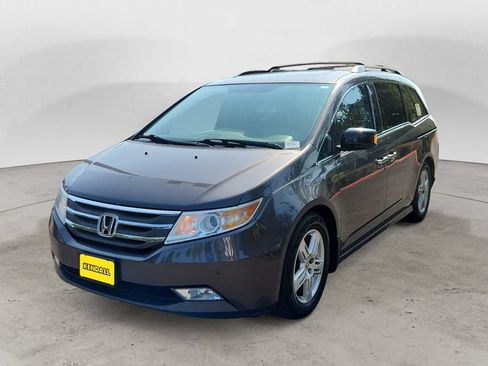 Used 2013 Honda Odyssey Touring image 1