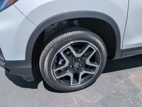 Used 2023 Honda Passport Elite image 12