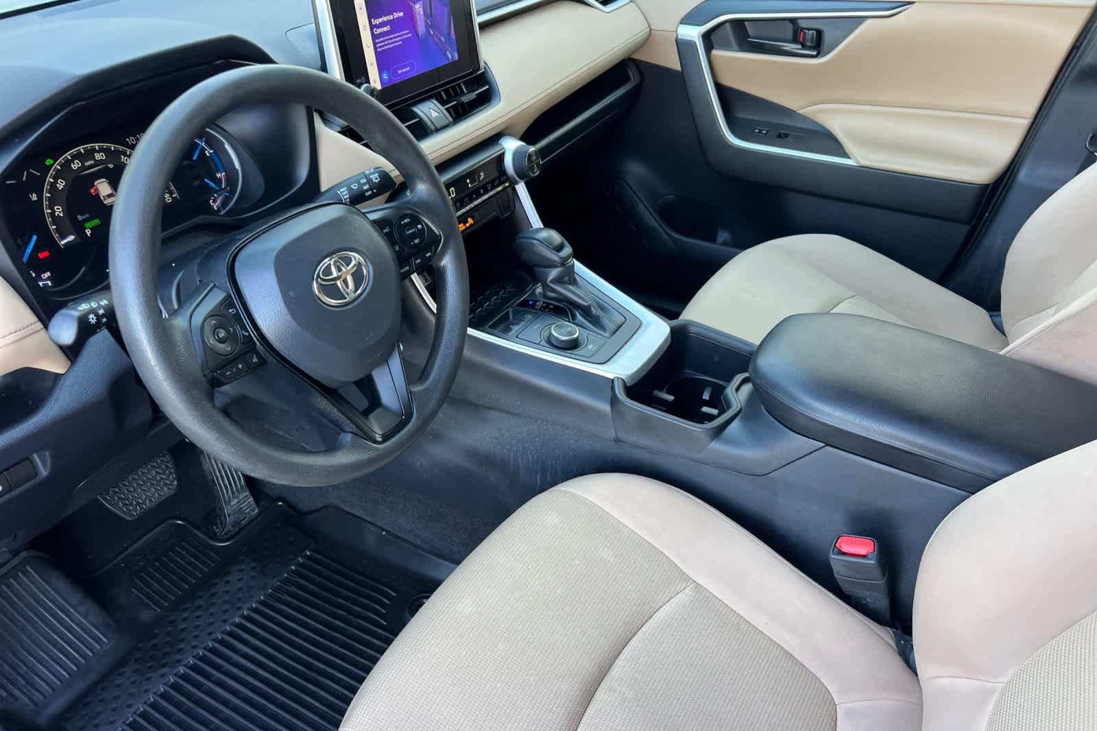 Used 2023 Toyota RAV4 LE AWD/4WD image 11