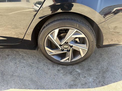 Used 2024 Hyundai Elantra Limited FWD image 6
