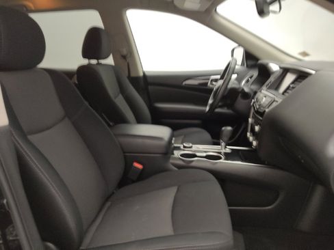 Used 2019 Nissan Pathfinder SV image 21