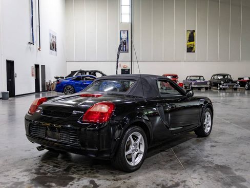 Used 2000 Toyota MR2 RWD image 22