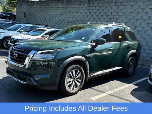 Used 2023 Nissan Pathfinder SL AWD/4WD image 4