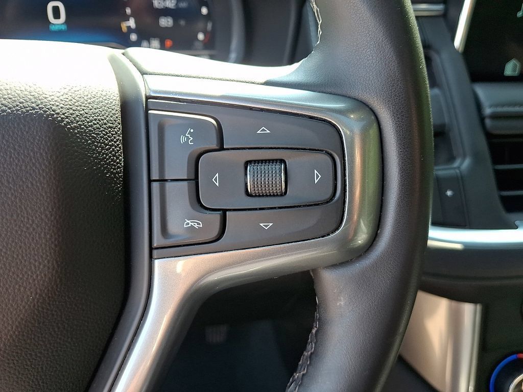 Used 2023 Chevrolet Tahoe Z71 w/ Luxury Package AWD/4WD image 29