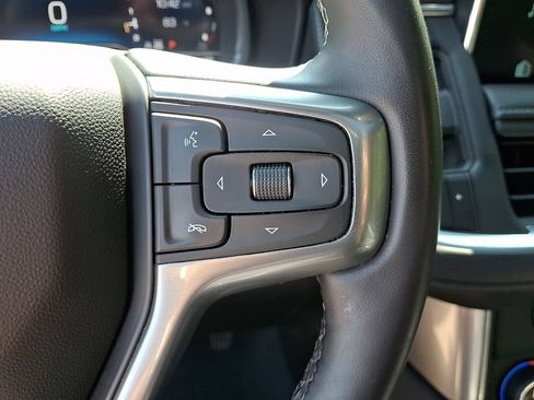 Used 2023 Chevrolet Tahoe Z71 w/ Luxury Package AWD/4WD image 29