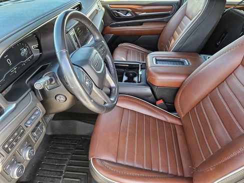 Used 2023 GMC Yukon XL Denali Ultimate AWD/4WD image 14