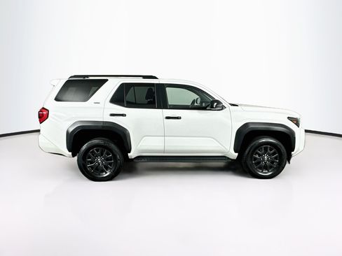 Used 2025 Toyota 4Runner SR5 AWD/4WD image 10