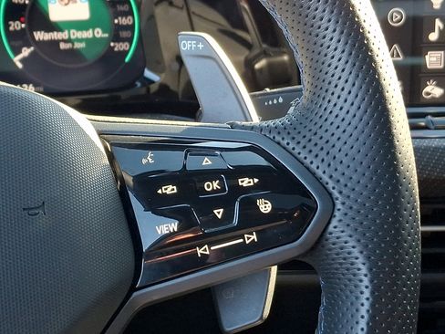 Used 2024 Volkswagen Golf R image 23