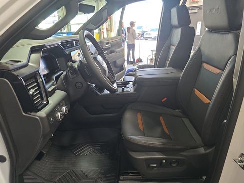 New 2026 GMC Sierra 1500 AT4 w/ AT4 Premium Package AWD/4WD image 14