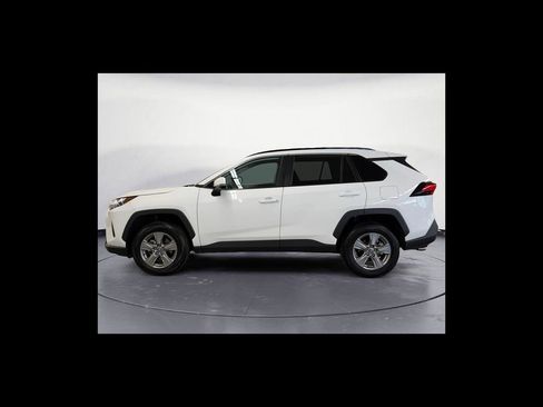 Used 2024 Toyota RAV4 XLE FWD image 3