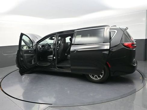 New 2026 Chrysler Pacifica Select image 31