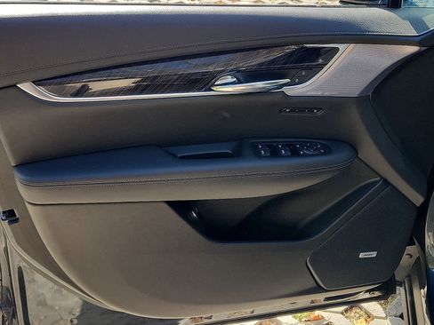 Used 2020 Cadillac XT6 Premium Luxury image 13