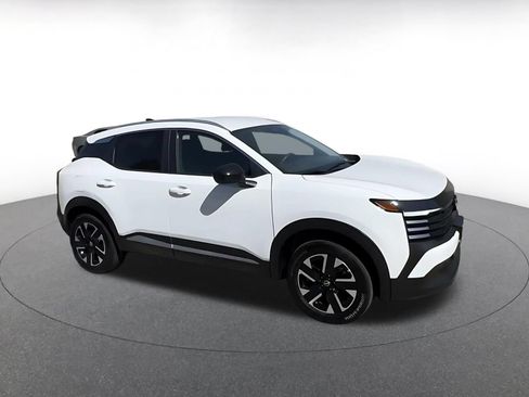 Used 2026 Nissan Kicks SV w/ Cold Weather Package AWD/4WD image 2