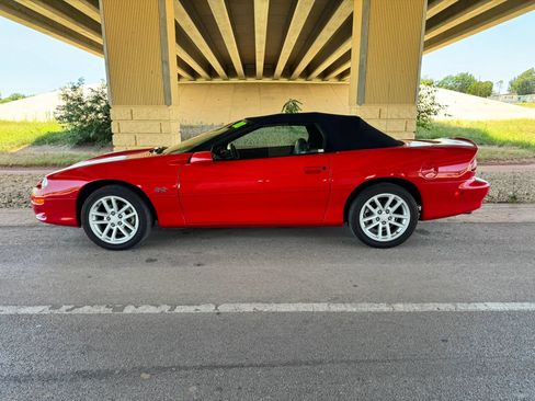 Used 2000 Chevrolet Camaro Z28 w/ SS Performance/Appearance Pkg RWD image 6