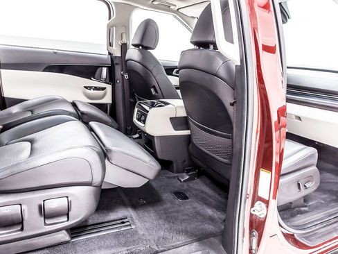 Used 2024 Kia Carnival SX Prestige FWD image 34