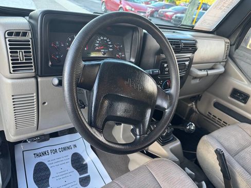 Used 2004 Jeep Wrangler SE image 10