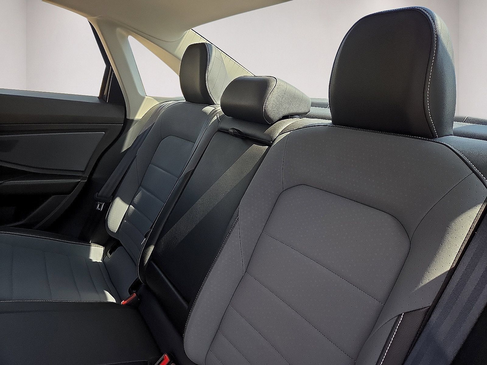 Used 2025 Volkswagen Jetta SE FWD image 20
