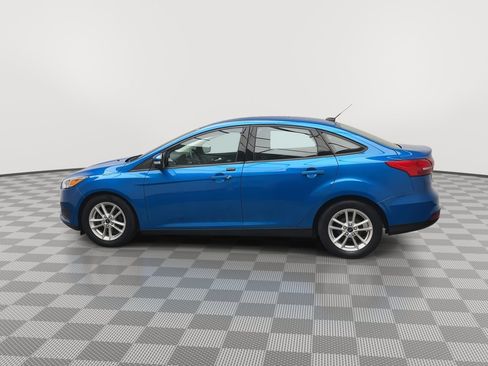 Used 2015 Ford Focus SE w/ SE Cold Weather Package image 29