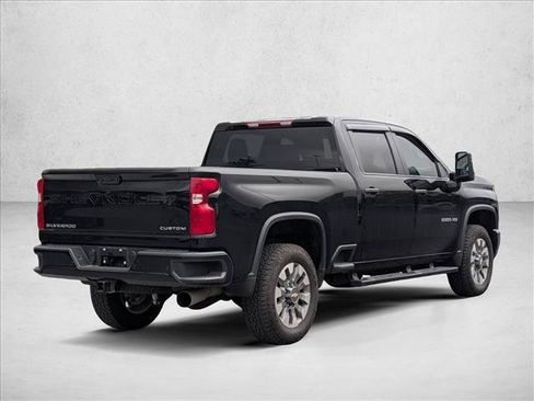 Used 2025 Chevrolet Silverado 2500 Custom w/ Custom Value Package AWD/4WD image 5