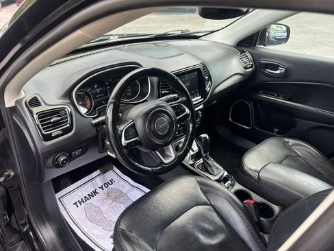 Used 2018 Jeep Compass Limited AWD/4WD image 2